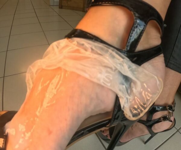 1 Tu rayes le plafond avec tes cornes sale cocu