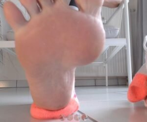 EDGING...A mes pieds : dévouement total et contrôle suprême