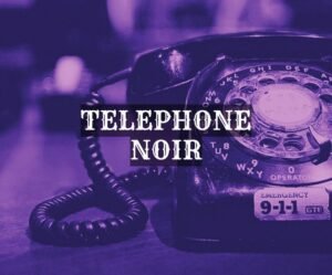 Téléphone vintage noir sur fond violet évoquant mystère et élégance.