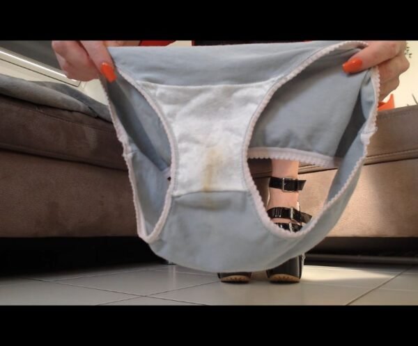 4 Renifle et lèche ma culotte usée scénario de soumission extrême